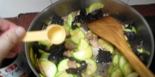 最新黑瓜吃料王,揭秘最新美食潮流风向标